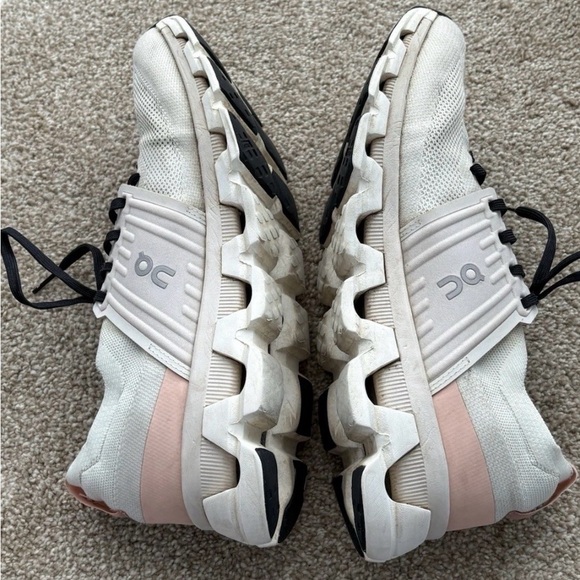 On Cloud Running Shoes White Pink Gray Cloud Tech Women’s Size 11 - Picture 6 of 9